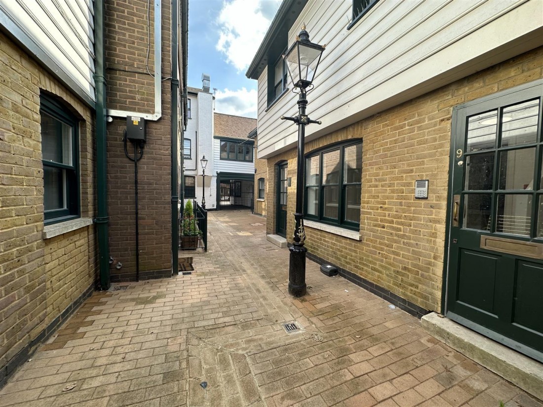 View Full Details for Arlingham Mews, Waltham Abbey